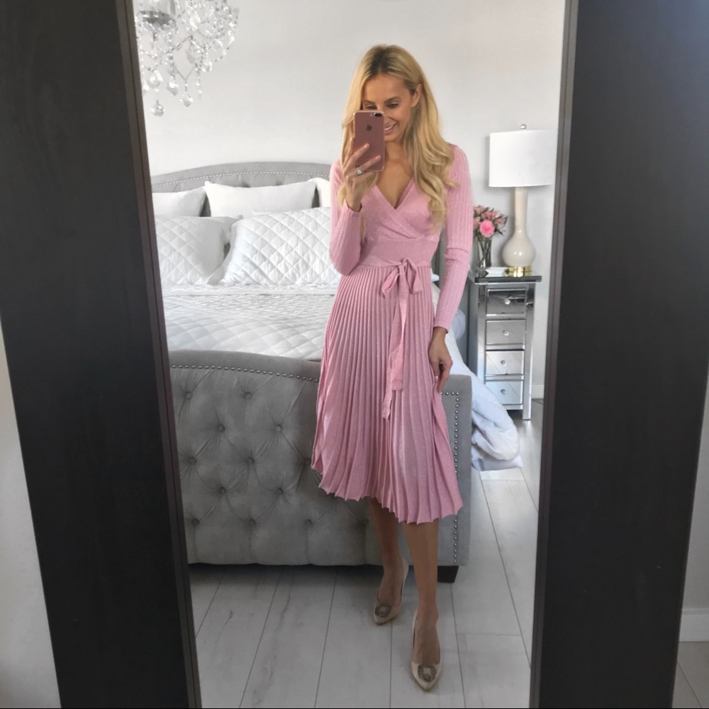 Elegant European Style Pink and Silver Dress - Picture 7 of 8
